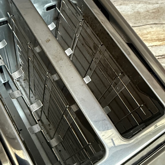 Salton Touch Screen Toaster - Picture 6 of 9